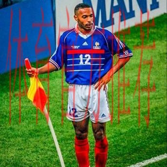 11年前亨利退役,生涯917场411球204助攻20冠 11年前亨利退役,生涯917场411球204助攻20冠